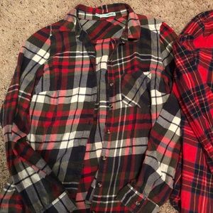 Lot of 2 flannel shirts Maurice’s and old navy